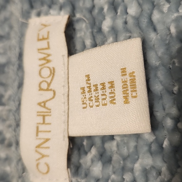 Cynthia Rowley soft sweater. Size Medium - Picture 2 of 3
